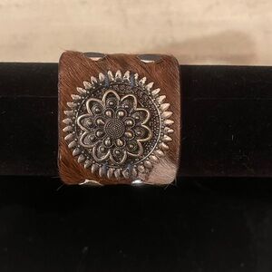 MYRA-Brandianna Hair-On Hide Cuff
Bracelet In Brown